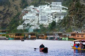 Kashmir,Vaishno Devi - Amritsar Tour Package